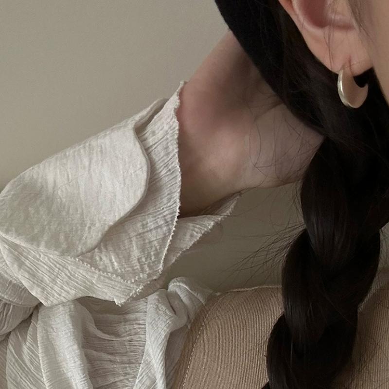 Moon by Ear Handmade S925 Silver Moon Earrings – Double-Sided Texture, Minimalist Design for Women — Handmade S925 sterling silver moon earrings photo 5
