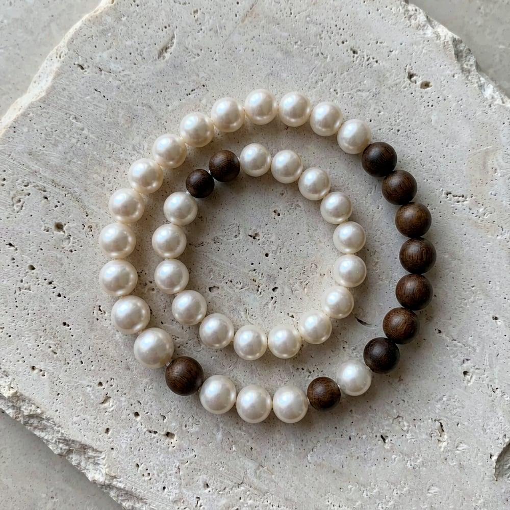 Handmade Natural Freshwater Pearl & Agarwood Bracelet — product photo 5
