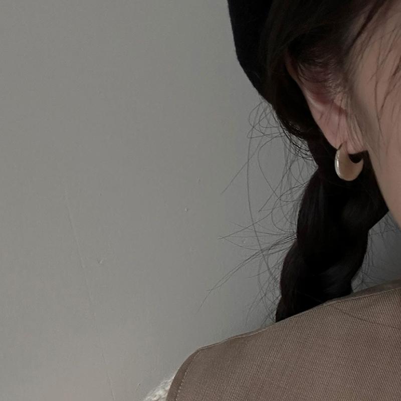 Moon by Ear Handmade S925 Silver Moon Earrings – Double-Sided Texture, Minimalist Design for Women — Handmade S925 sterling silver moon earrings photo 4